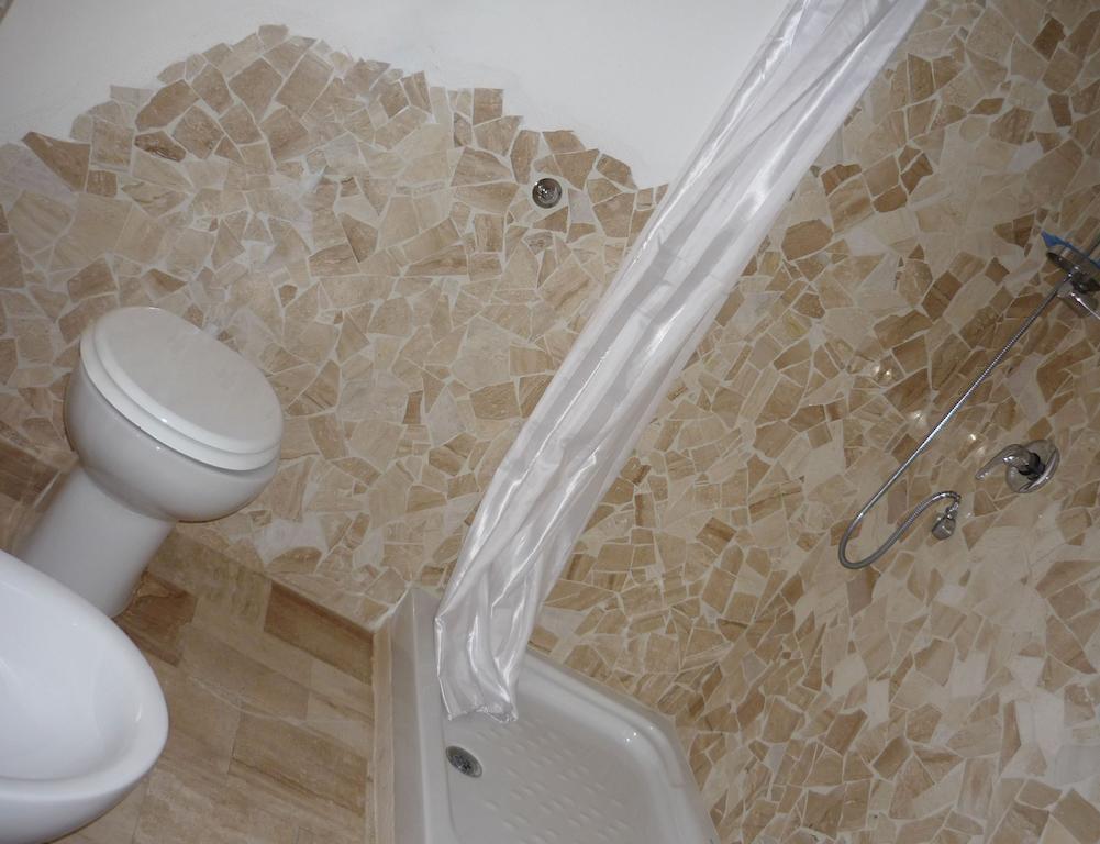 La Locanda Dell'Officina Olbia Bilik gambar