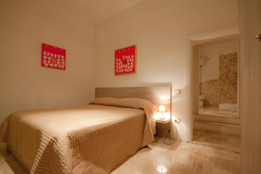 La Locanda Dell'Officina Olbia Bilik gambar
